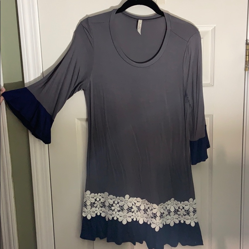 3/4 sleeve ruffled tunic